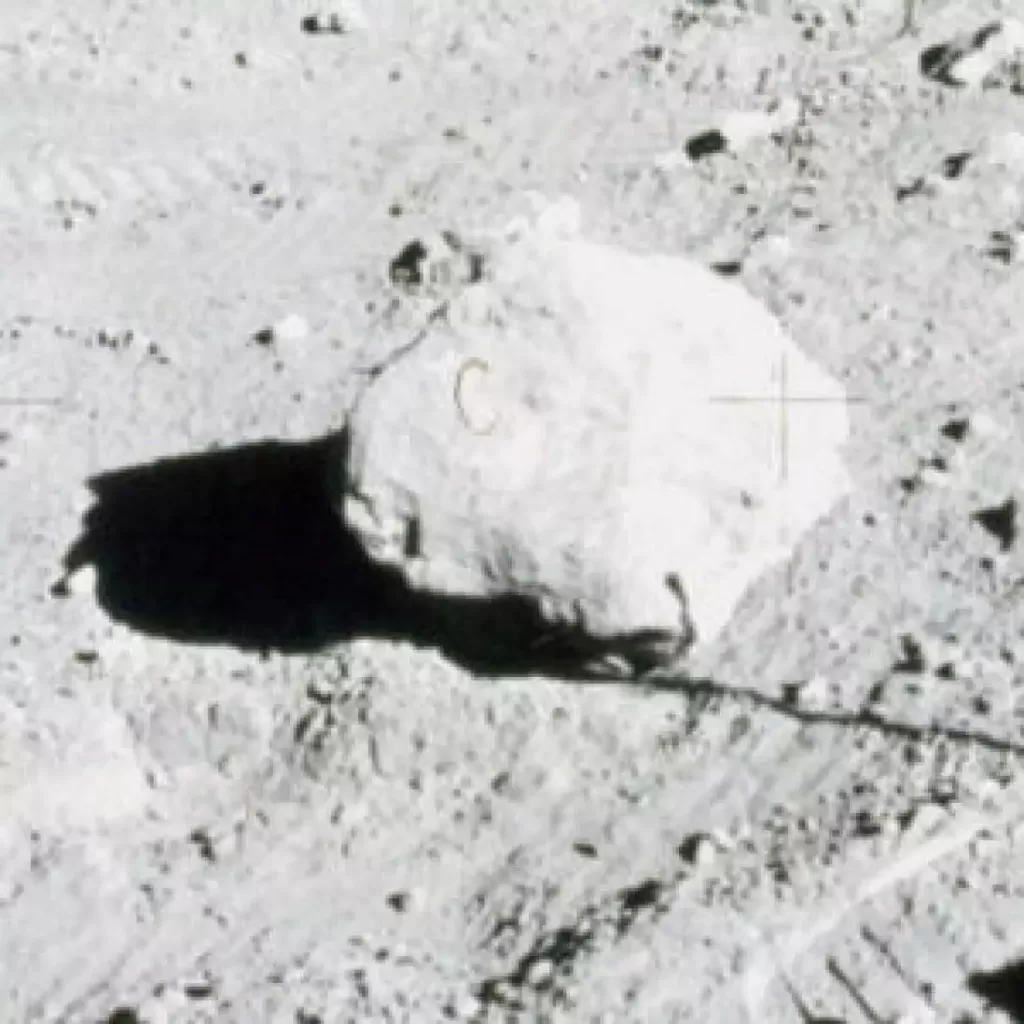 c-rock-moon-fake-landing