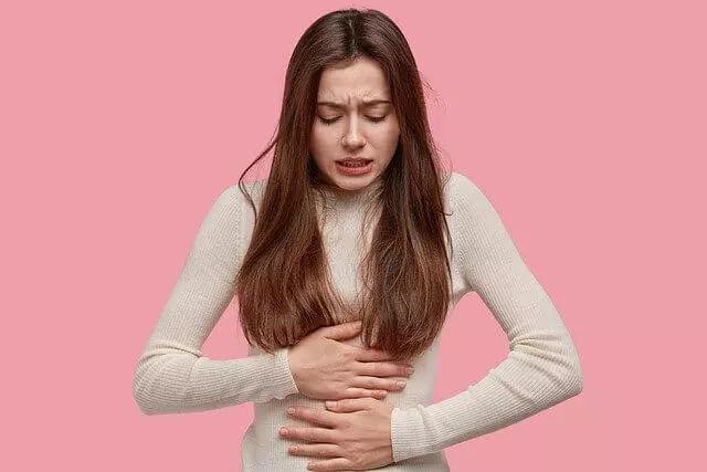 माहवारी में दर्द के लक्षण - Symptoms of period pain in Hindi