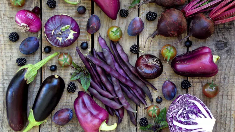 बैंगनी रंग की फल और सब्जियों के फायदे  (Health benefits of Eating purple fruits and vegetables in Hindi) शरीर टाइट करने की दवा
