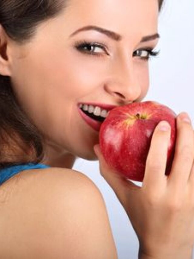 Read more about the article रोज इस वक्त खा लें 1 सेब, भाग जाएंगी बीमारियां | seb khane ke fayde